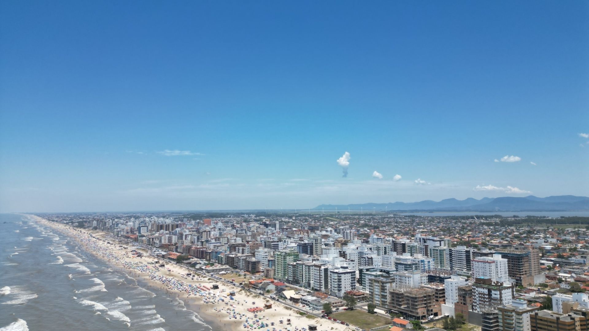 Descubra apartamentos à venda em Capão Novo e viva perto do mar. Qualidade de vida e beleza natural esperam por você!